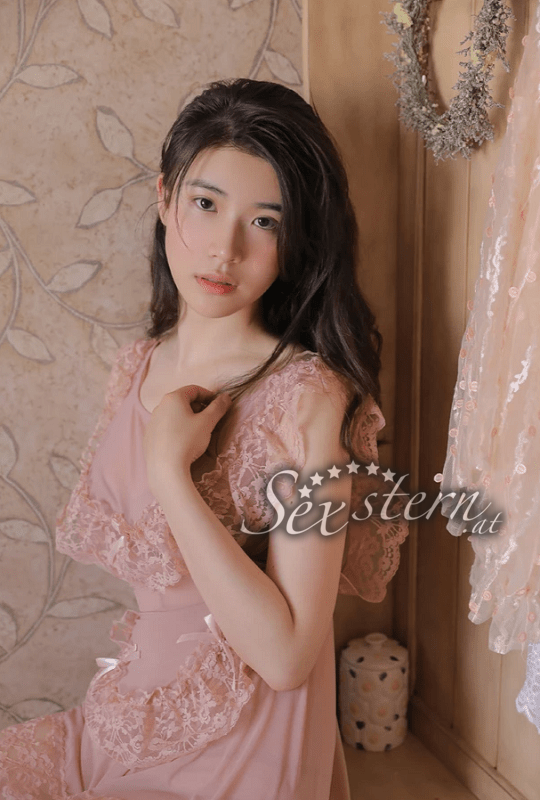 GEILE ASIA MÄDCHEN MASSIEREN DICH UND GEBEN DIR SEX AUF WWW.SEXSTERN.AT